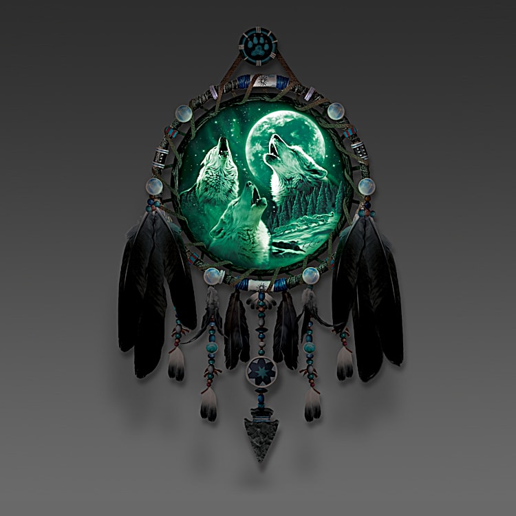 Dreamcatcher Collector Plate: Wolf Songs
