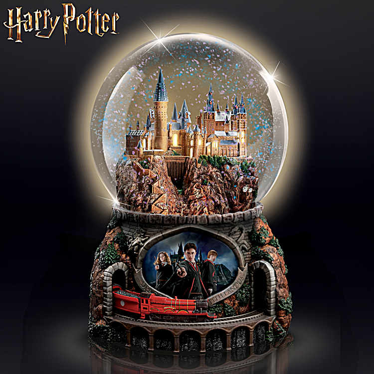Journey To HOGWARTS Glitter Globe
