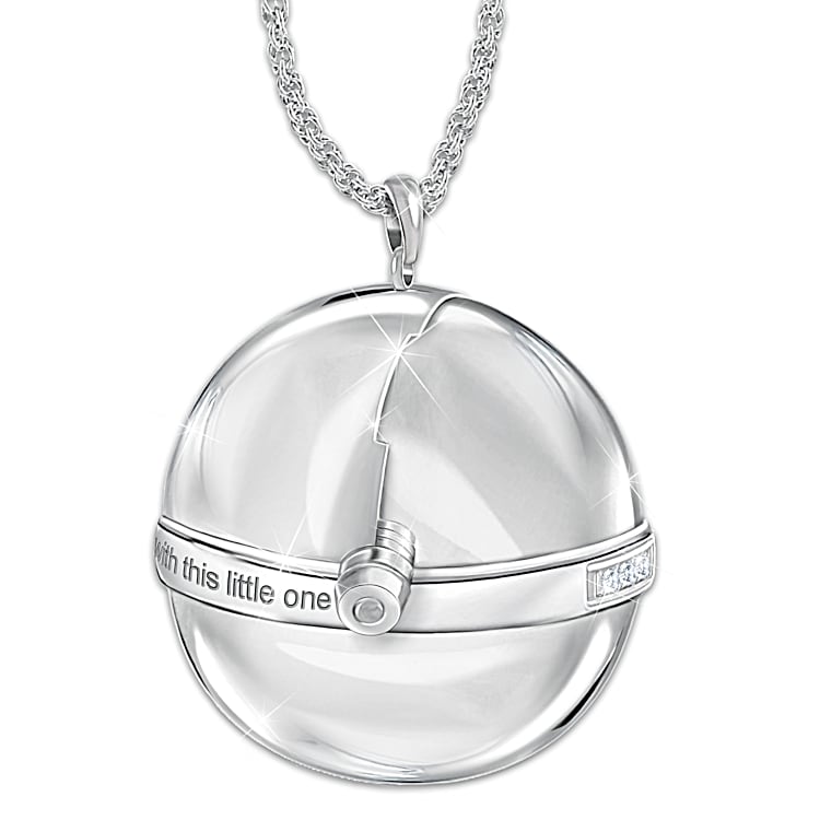 Pendant with clearance photo inside