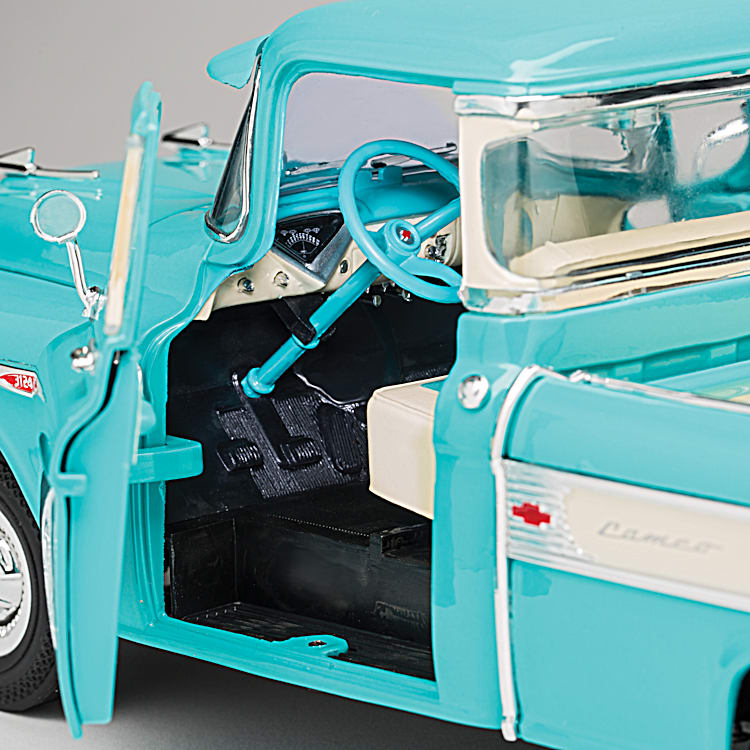 1957 Chevy Cameo Pickup 1:18 ダイキャスト 1:18-Scale 1957 Chevrolet Cameo Diecast Truck Featuring An