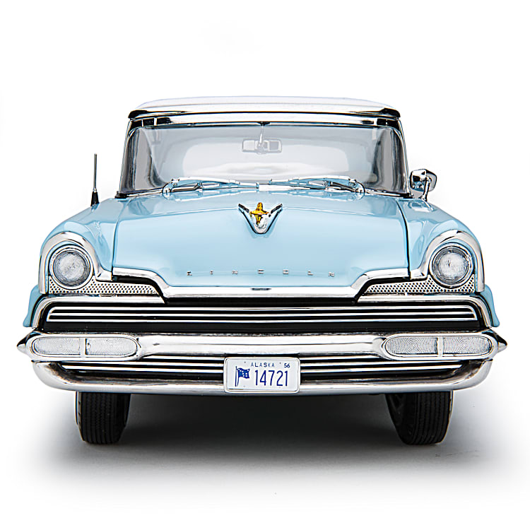 1:18-Scale 1956 Lincoln Premiere Closed Convertible Diecast Car