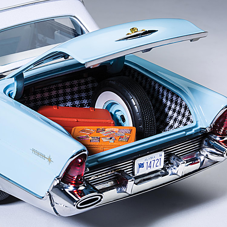 1:18-Scale 1956 Lincoln Premiere Closed Convertible Diecast Car