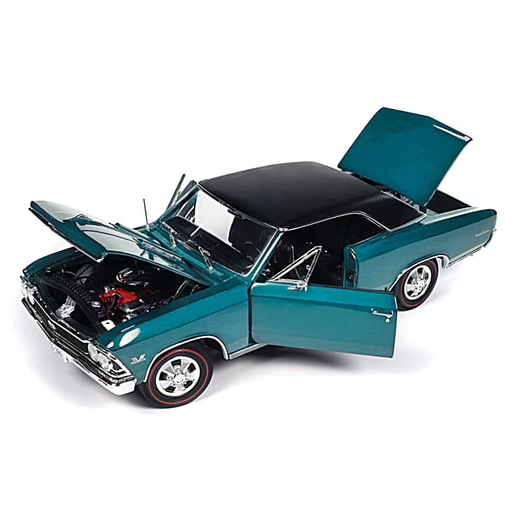 1966 Chevy Chevelle L78 SS 396 1:18-Scale Diecast Car With Tropic