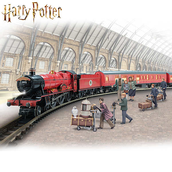 HARRY POTTER HOGWARTS Express Illuminated Electric Train Collection With Hand Painted Figurines 14 piece HO Gauge Track Set